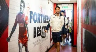 Alex Remiro Bersinar dalam Laga Pramusim Sociedad