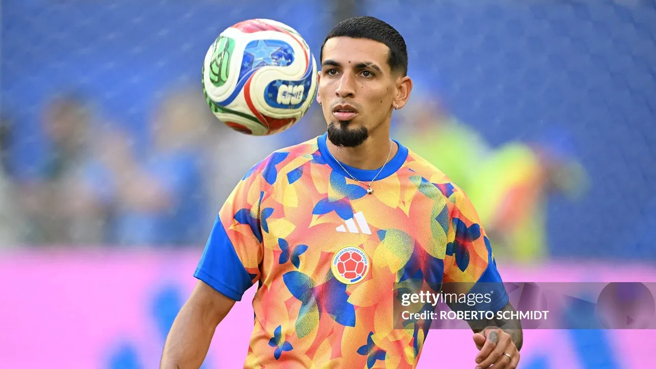 Daniel Munoz Jadi Rebutan, Chelsea Pantau Situasinya
