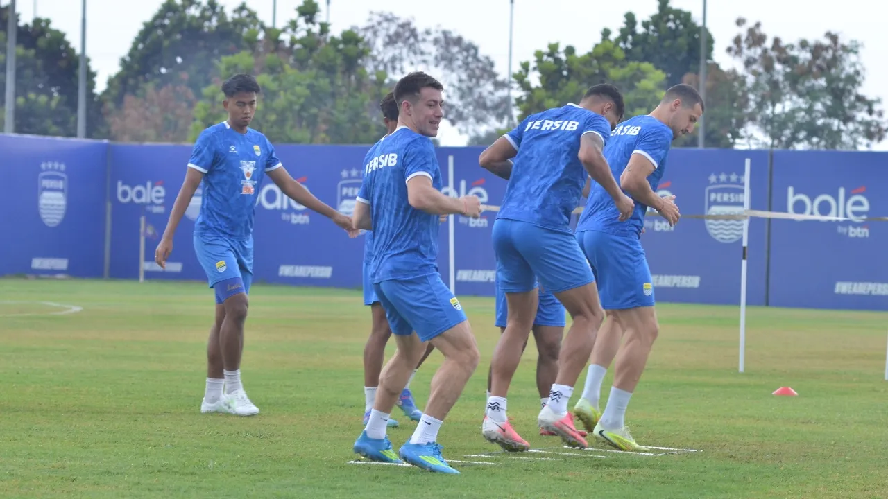 Pemain Persib ketika berlatih