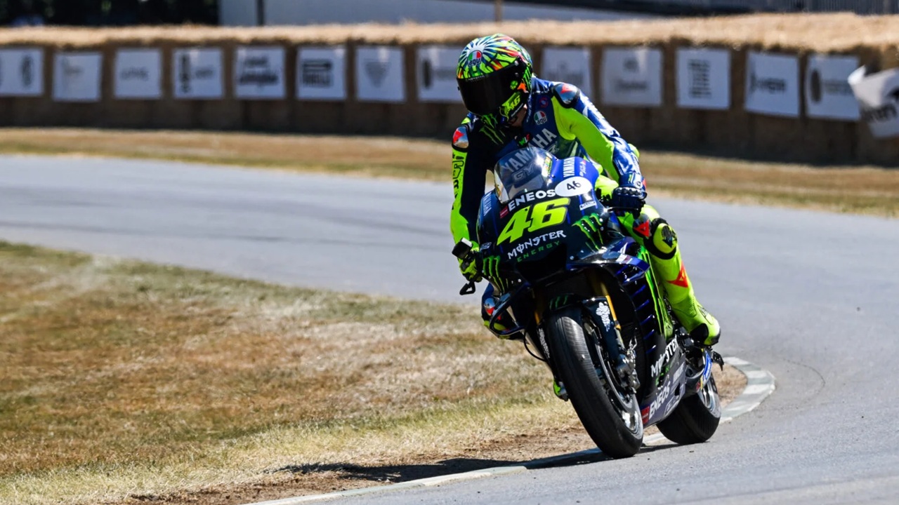 Lap Time Valentino Rossi Masih Kompetitif Meski Sudah Lima Tahun Pensiun