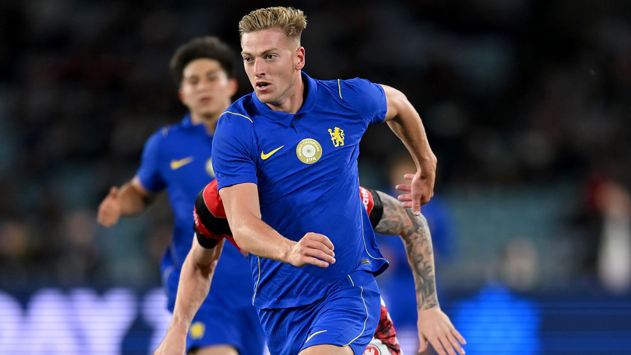 Leeds United Masuk dalam Perburuan Liam Delap
