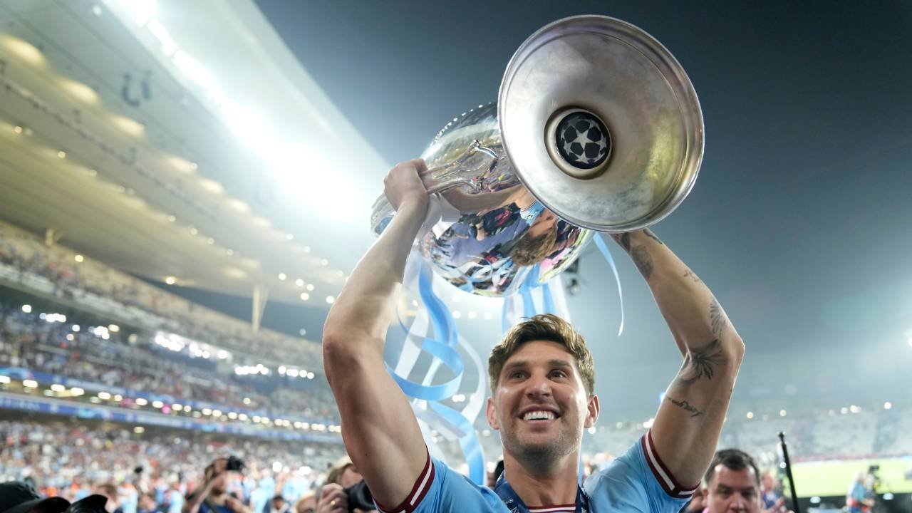 Media Italia: Inter Berpeluang Datangkan John Stones dan Romero Sekaligus