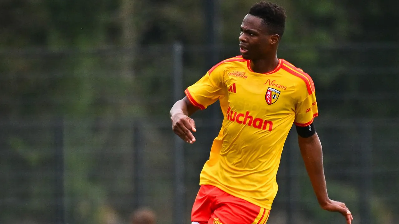 MU Gigit Jari, Brentford Selangkah Lagi Rekrut Mamadou Sangare