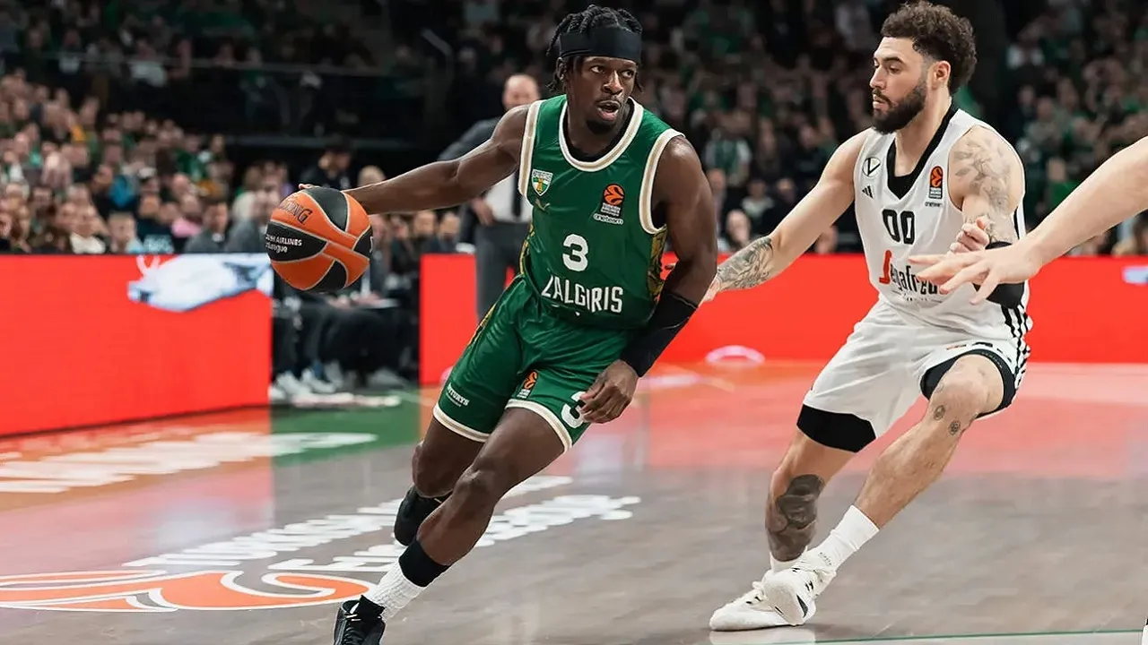 Panathinaikos Aktor berhasil boyong Sylvain Francisco.
