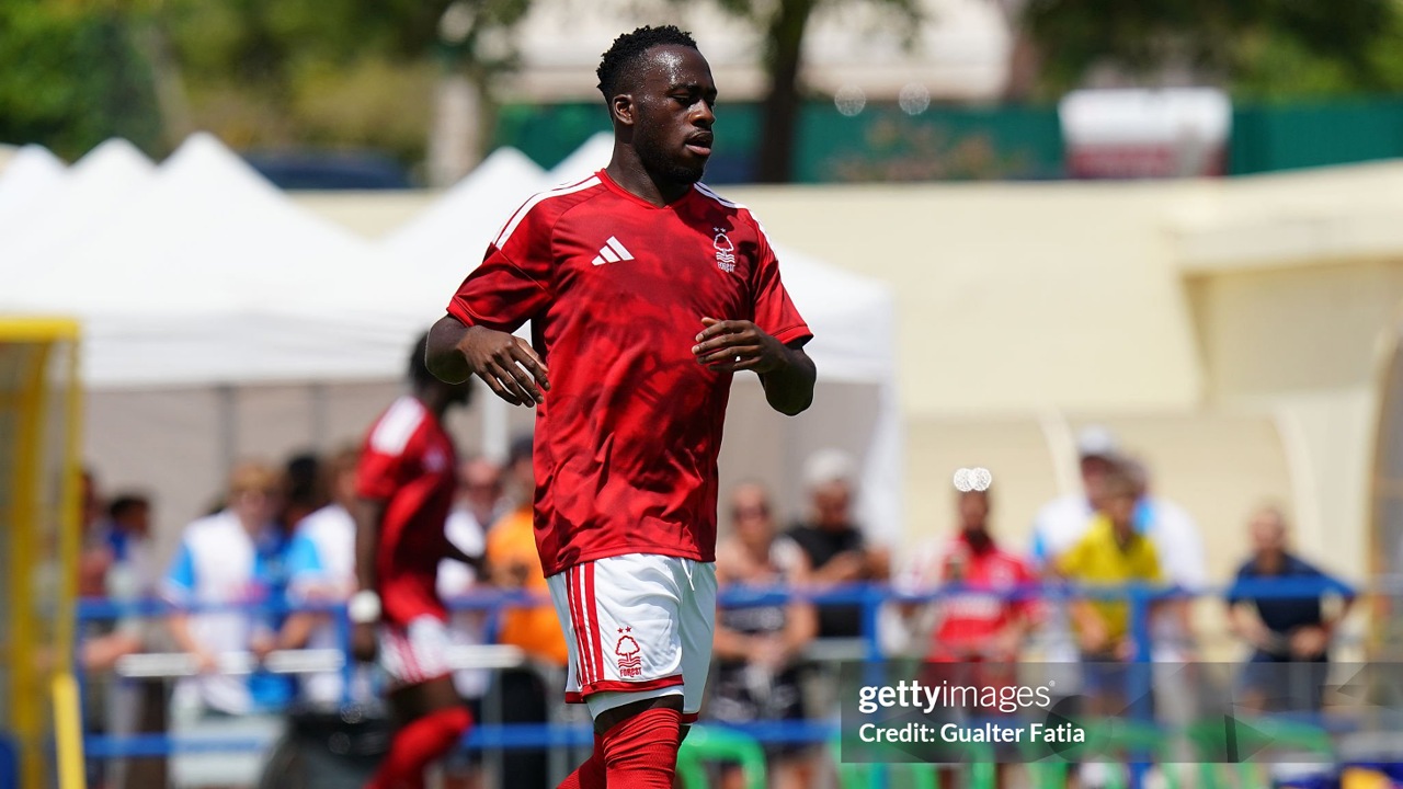 Arnaud Kalimuendo Makin Jauh dari Eintracht Frankfurt