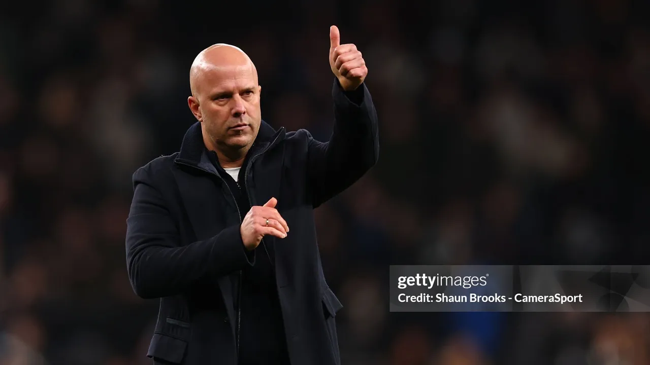 Arne Slot menolak menjadi manajer Timnas Belanda jelang penunjukan pengganti Ronald Koeman