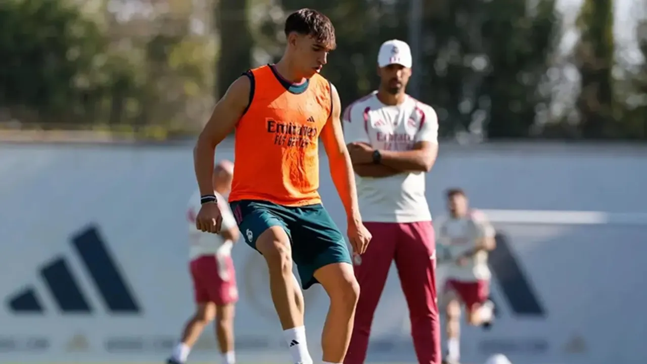 Carlos Espí Langsung Bergabung Latihan dengan Real Madrid