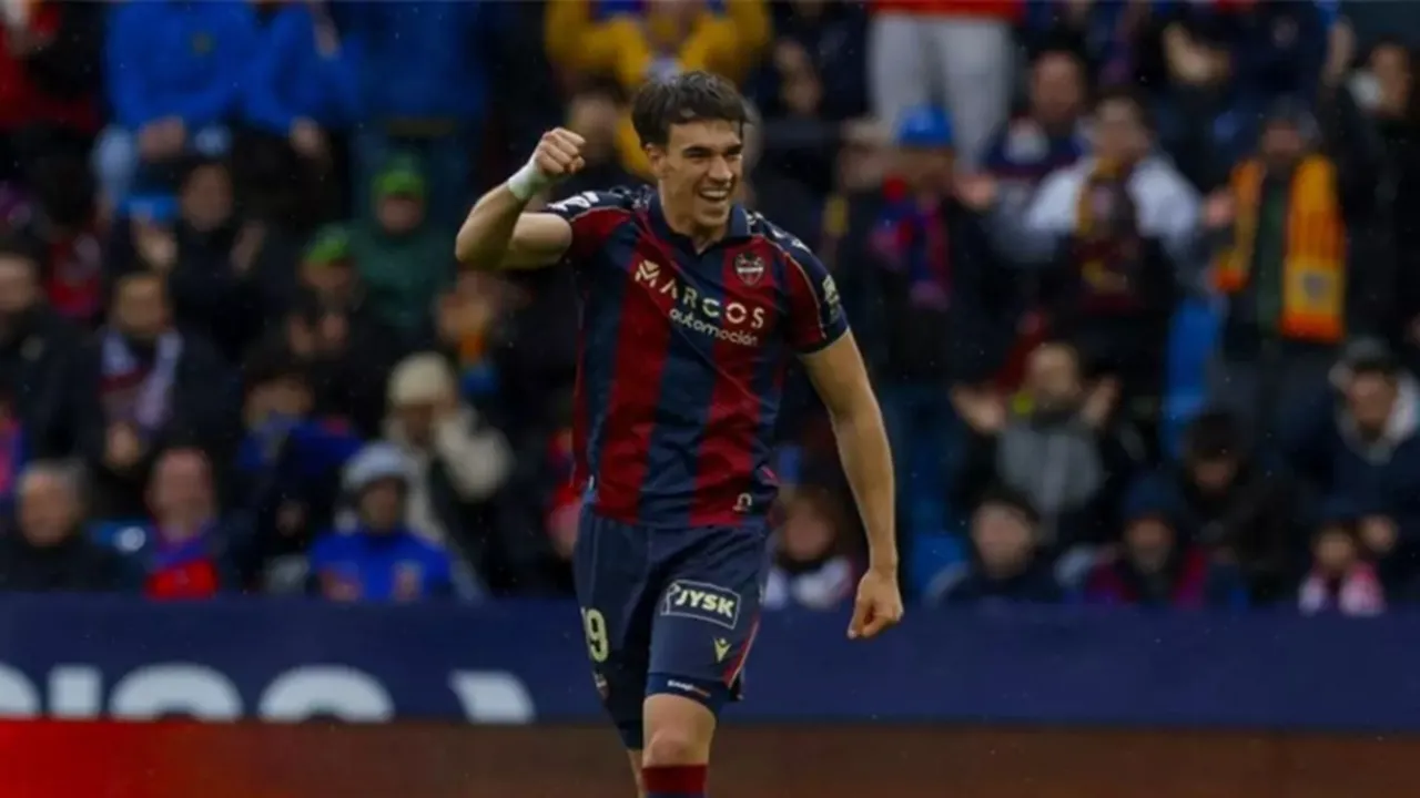 Carlos Espí Resmi Direkrut sebagai Pengganti Gonzalo Garcia