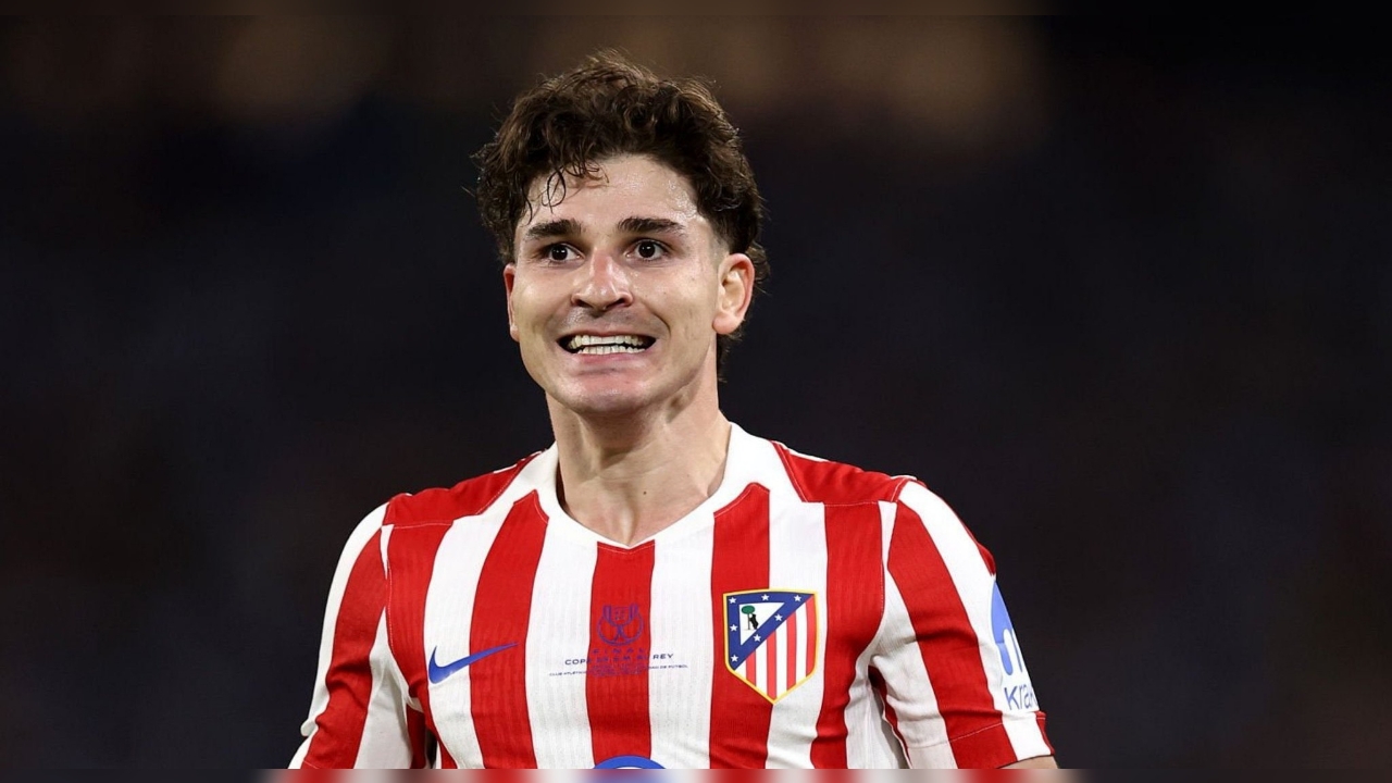Dilaporkan Atletico Madrid, Barcelona Tak Ubah Strategi Soal Alvarez