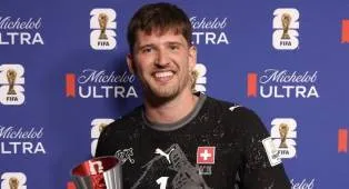 Juventus Minati Kiper Borussia Dortmund Gregor Kobel