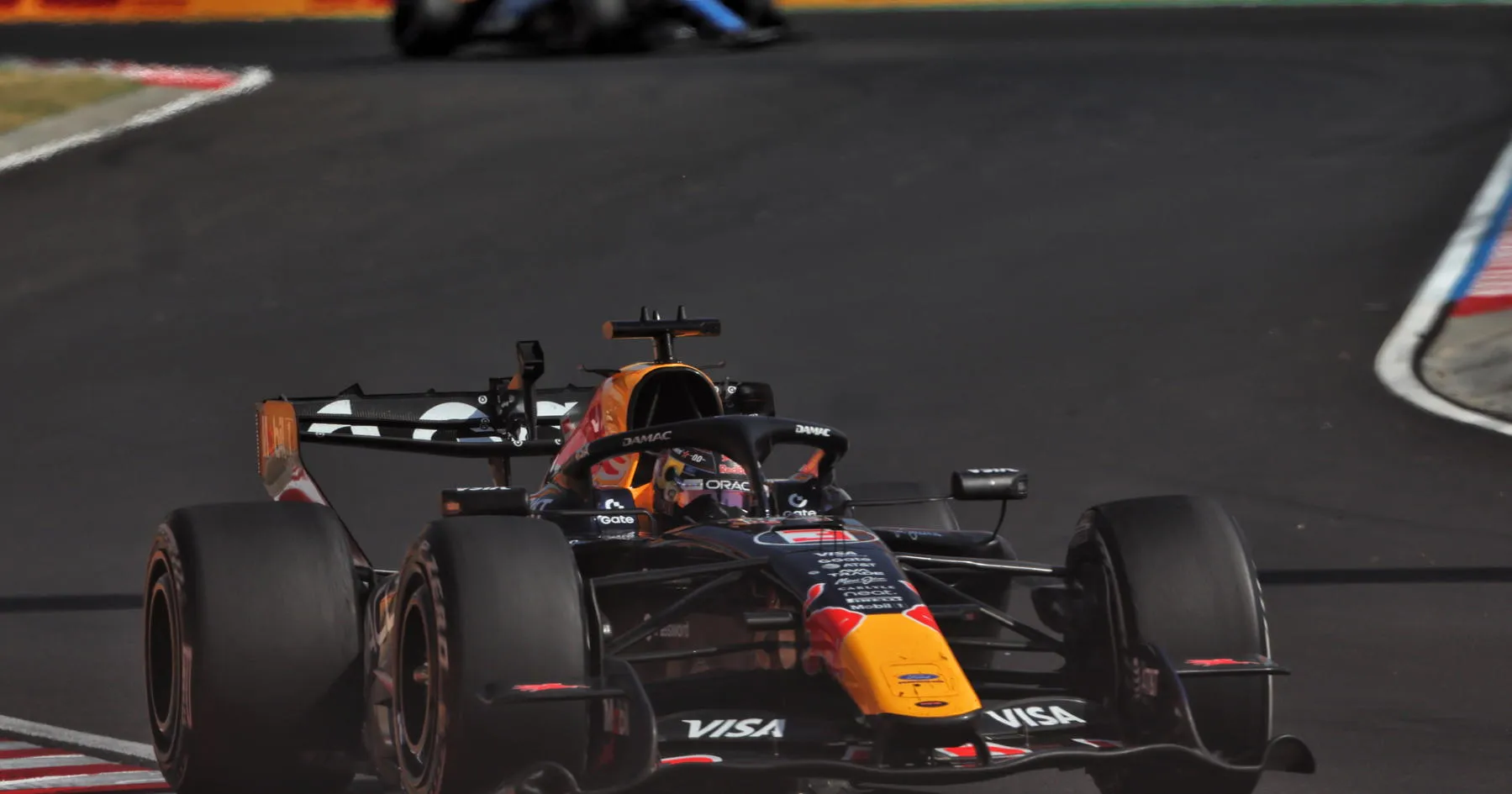 Red Bull Dinilai sebagai ‘Mata Rantai Lemah’ di Persaingan F1 - sumber: (racingnews365)