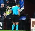 UEFA Bahas Perubahan Aturan VAR, Keputusan Wasit Tak Boleh Mudah Diubah