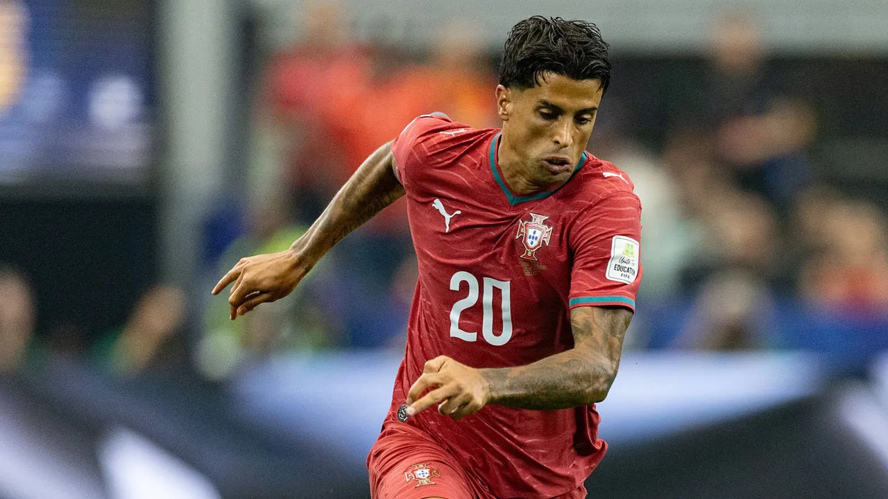 Al-Hilal Bantah Berselisih dengan Joao Cancelo, Batal ke Barcelona?