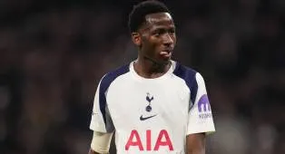 Butuh Gelandang Baru, Aston Villa Incar Pape Matar Sarr