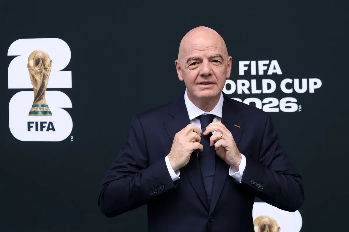 Desakan Kudeta Internal Mengguncang Kepemimpinan Infantino di FIFA - sumber: (footballitalia)