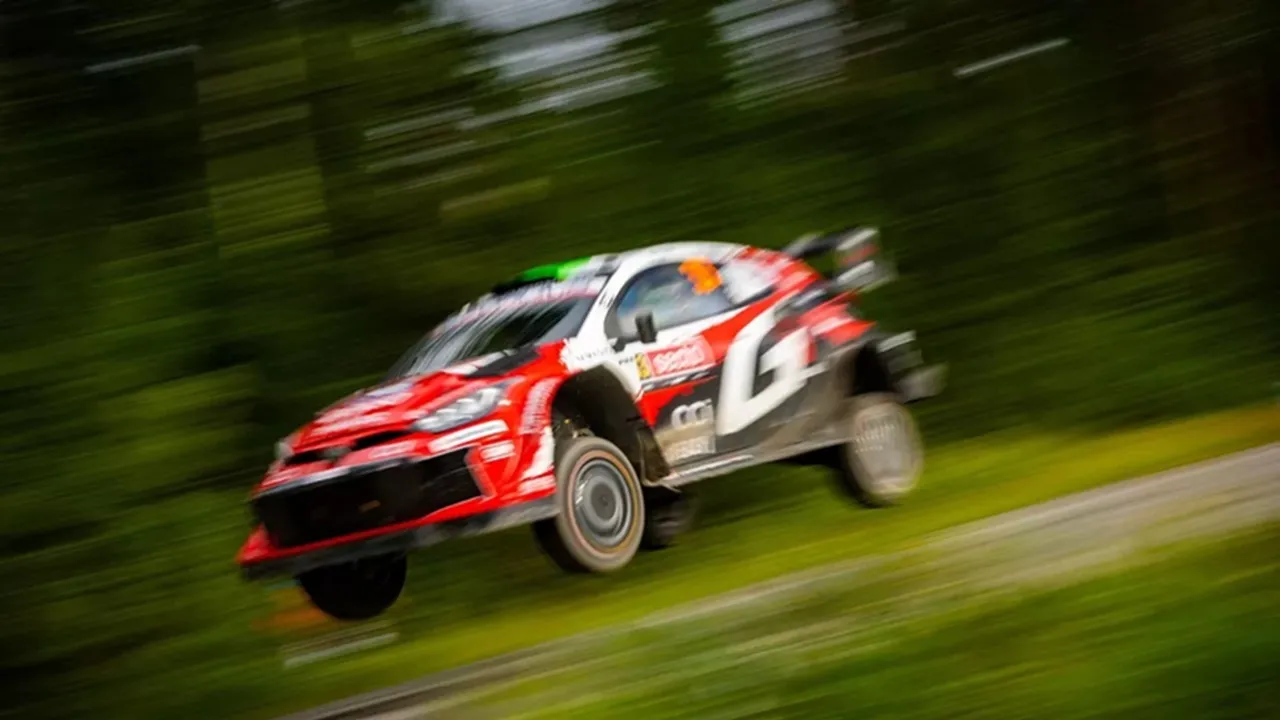 Elfyn Evans Buka Suara Usai Terguling di Reli Finlandia