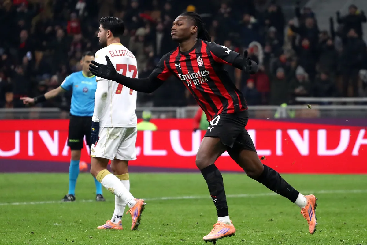Fenerbahce Siapkan Tawaran Baru untuk Bujuk Leao dari Milan - sumber: (footballitalia)