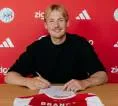 Julian Brandt Resmi Bergabung dengan AFC Ajax