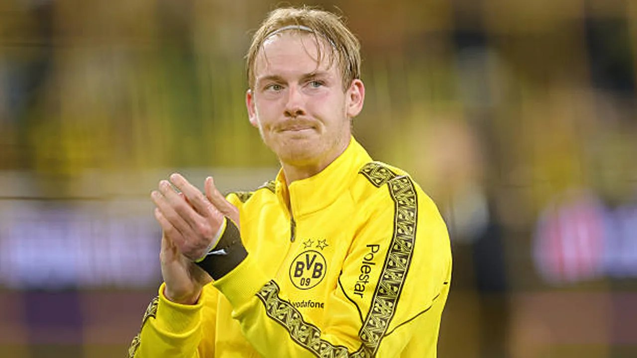 Julian Brandt Resmi Gabung Ajax dengan Status Bebas Transfer