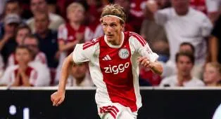 PSG Mulai Dekati Mika Godts, Ajax Langsung Pasang Sikap Tegas