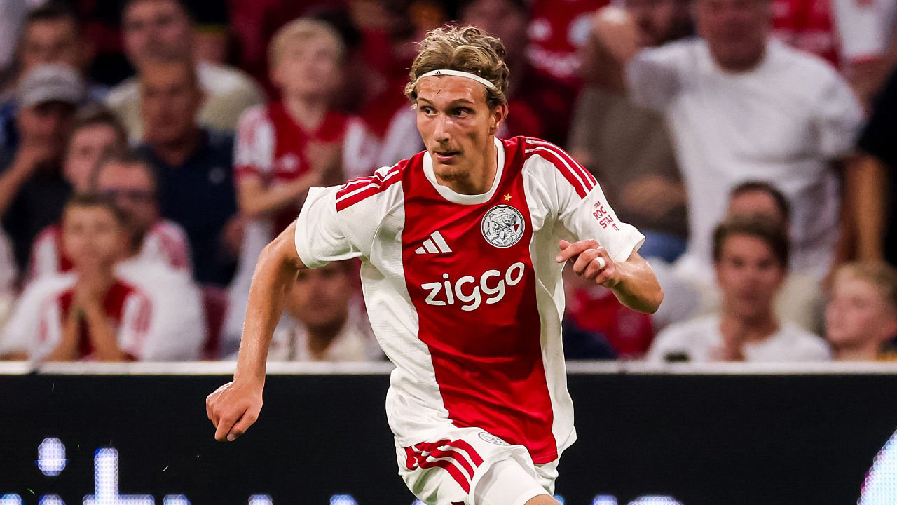 PSG Mulai Dekati Mika Godts, Ajax Langsung Pasang Sikap Tegas