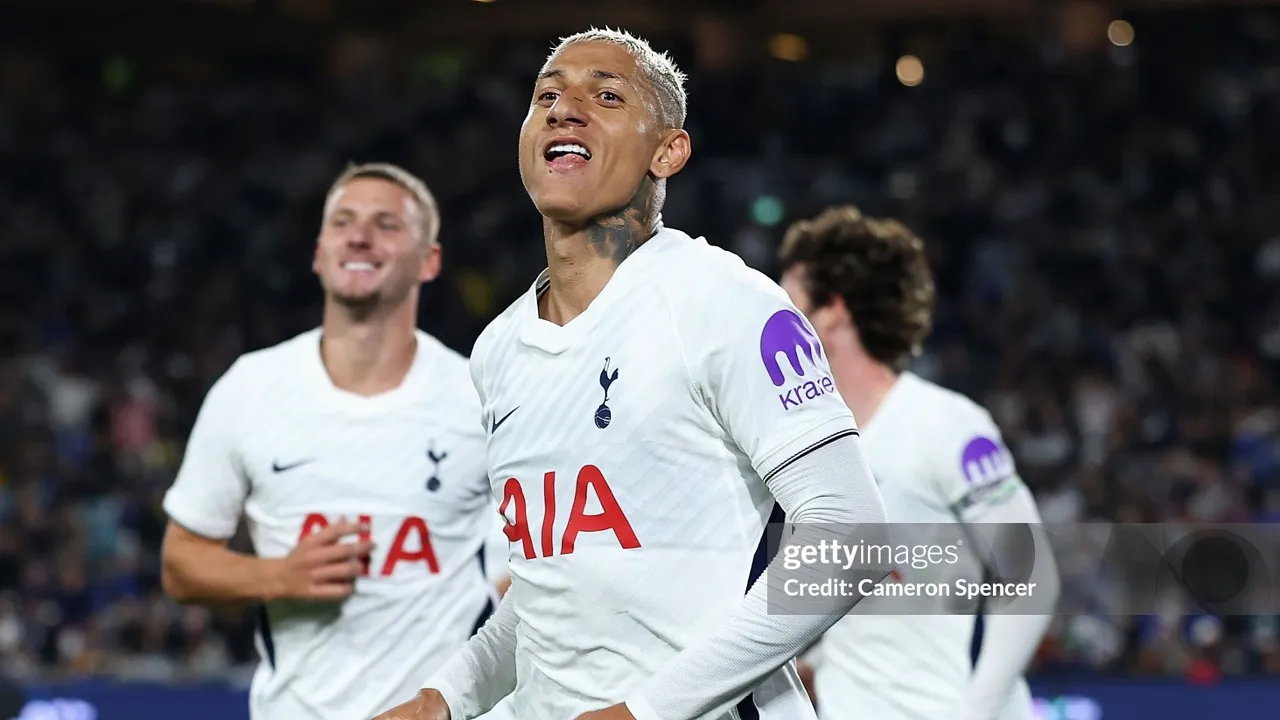 Richarlison mencetak gol penentu saat Tottenham mengalahkan Chelsea 2-1 pada laga pramusim di Australia