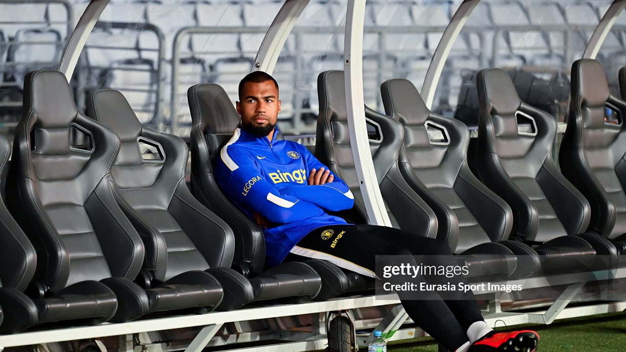 Robert Sanchez Cedera, Chelsea Panggil Mike Penders