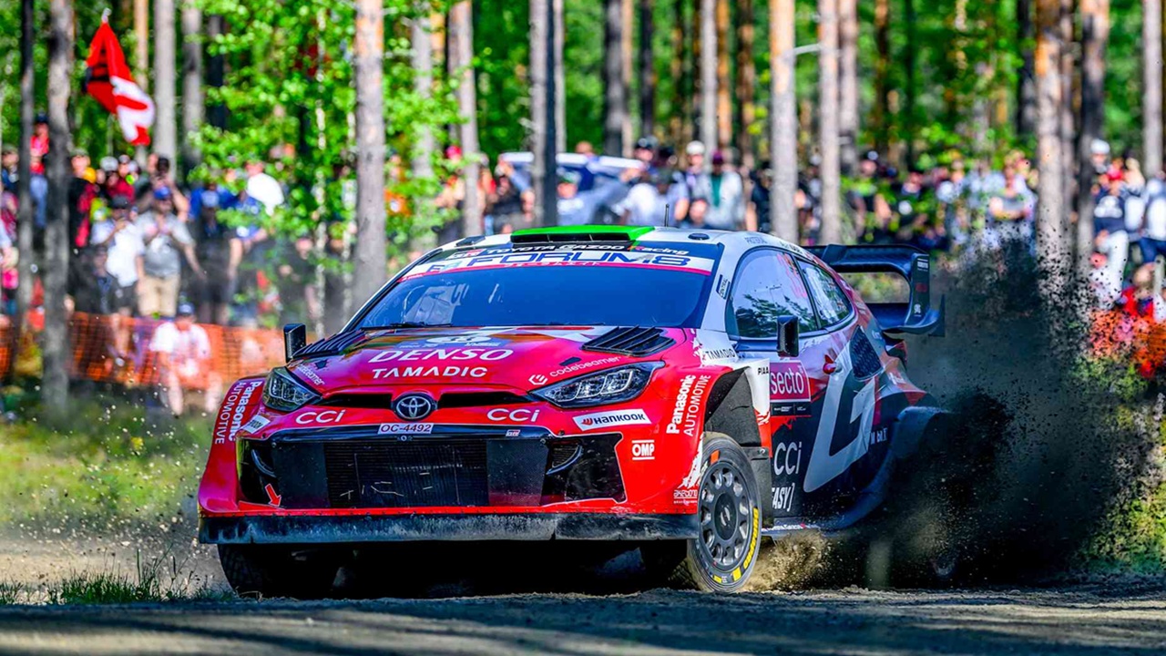 Sebastien Ogier Merebut Pimpinan Lomba Reli Finlandia
