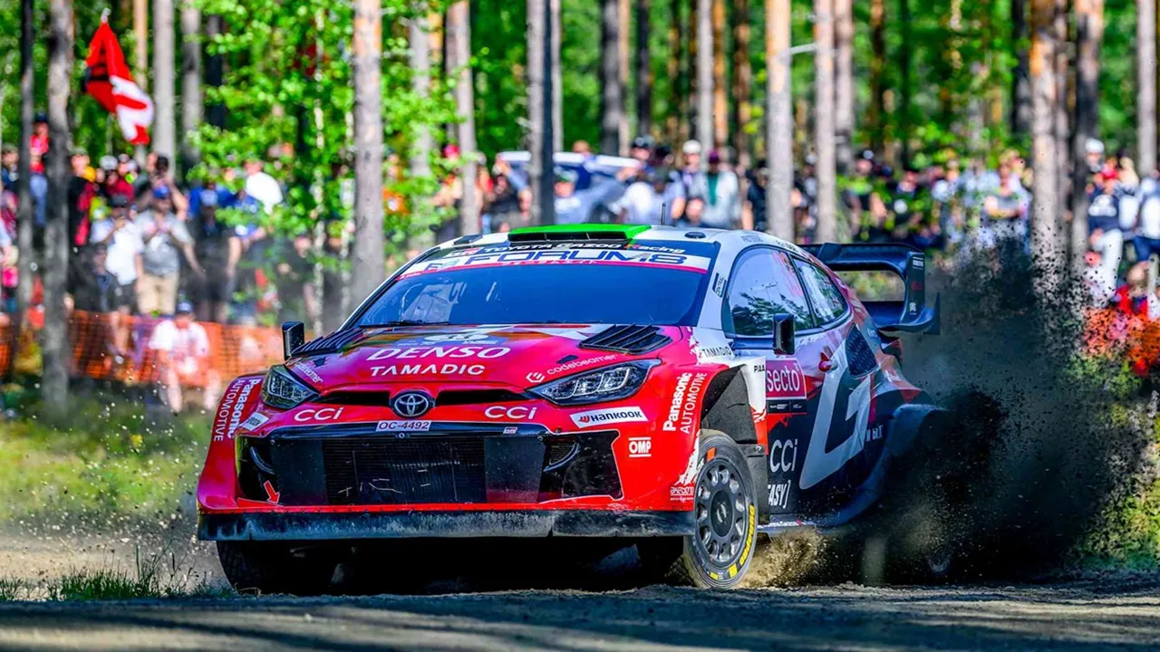 Sebastien Ogier Merebut Pimpinan Lomba Reli Finlandia