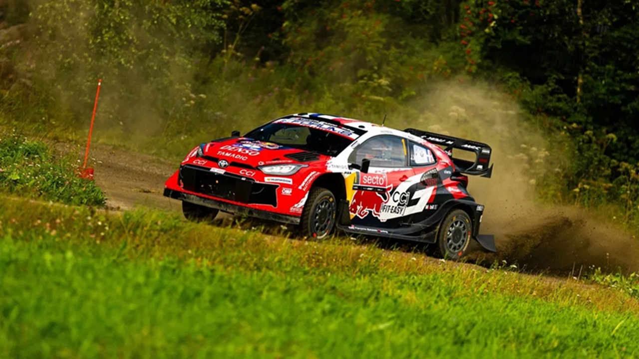 Sebastien Ogier Pertahankan Keunggulan dari Kejaran Elfyn Evans