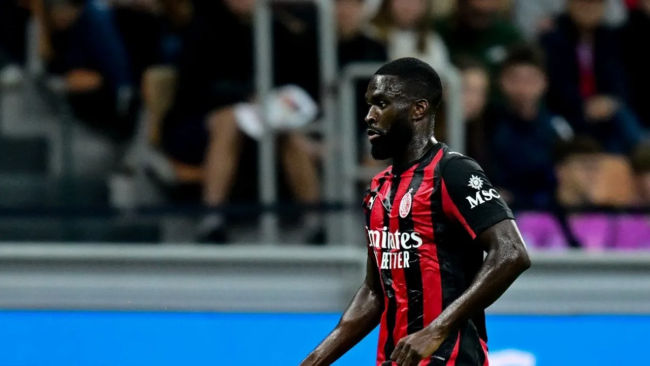AC Milan Punya Waktu Sebulan Putuskan Nasib Fikayo Tomori