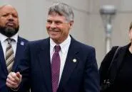 DOJ AS Hentikan Kasus Vandalisme Kolam Lincoln terhadap David Hearn
