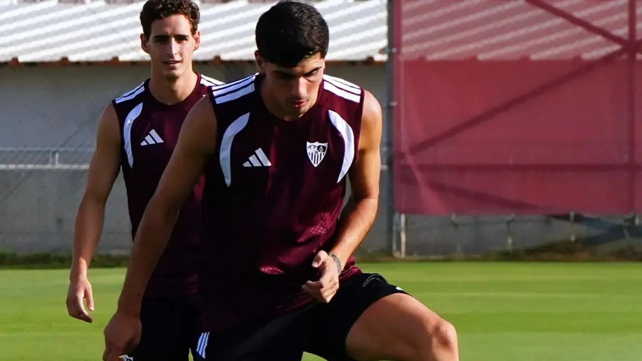 Juanlu Sanchez Berpeluang Meninggalkan Sevilla