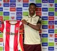 Mamadou Sangare Resmi Gabung Brentford dengan Rekor Transfer