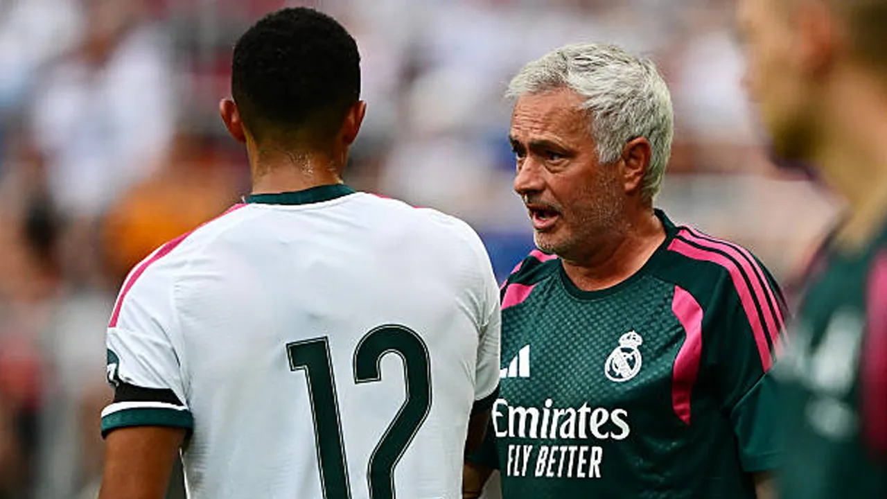 Pertahanan Real Madrid Mudah Dibobol, Jose Mourinho Punya Pekerjaan Rumah