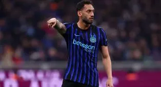 Pertangah Agustus Nanti, Fenerbahce Akan Fokus Kejar Hakan Calhanoglu