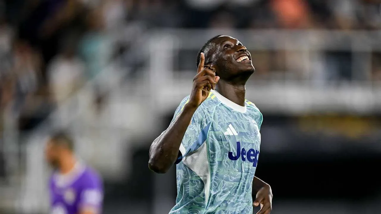 Randal Kolo Muani dan Kerim Alajbegovic Tiba di Turin, Tes Medis Hari Ini