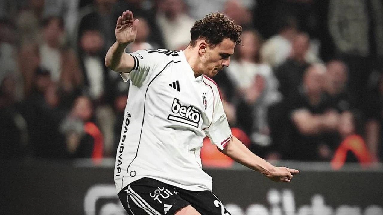 Romano: Kristjan Asllani Dibidik Atalanta, Namun Belum Ada Negosiasi