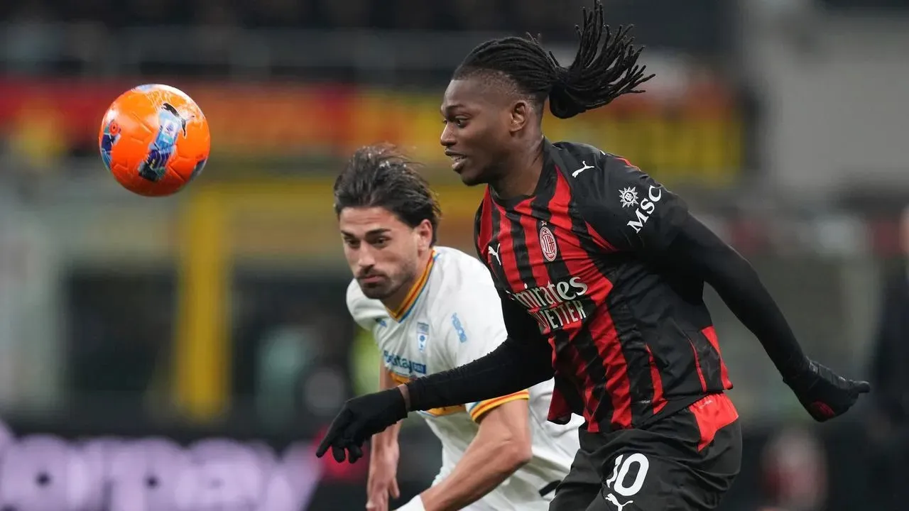 Serginho: Masa Depan Rafael Leao di Milan Ada di Tangannya Sendiri