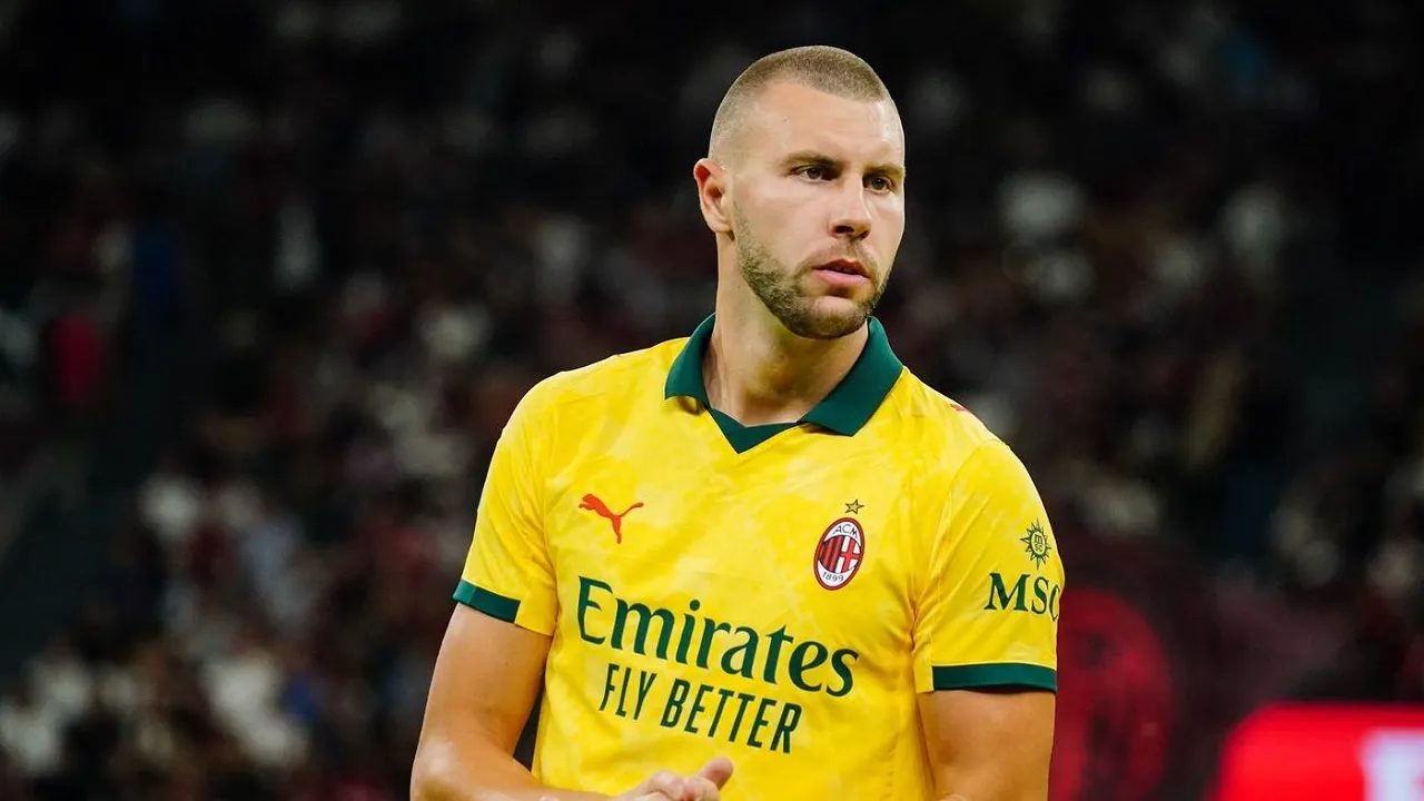 Strahinja Pavlovic: AC Milan Bermimpi Rebut Scudetto Musim Ini