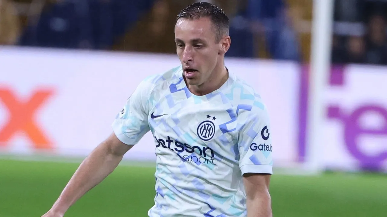 Terpinggirkan di Inter, Juventus dan AS Roma Siap Tampung Davide Frattesi