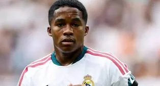 AS Roma Mencoba Menyelesaikan Transfer Endrick