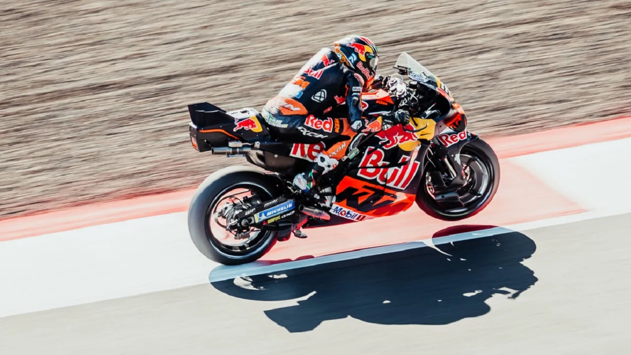 Brad Binder beri komentarnya terkait motor era modern.