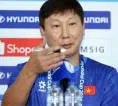 Dianggap Sial Pakai Jersey Putih, Begini Tanggapan Pelatih Vietnam