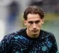 Esposito Siap Perpanjang Kontrak dan Bermimpi Bermain Bersama Stankovic