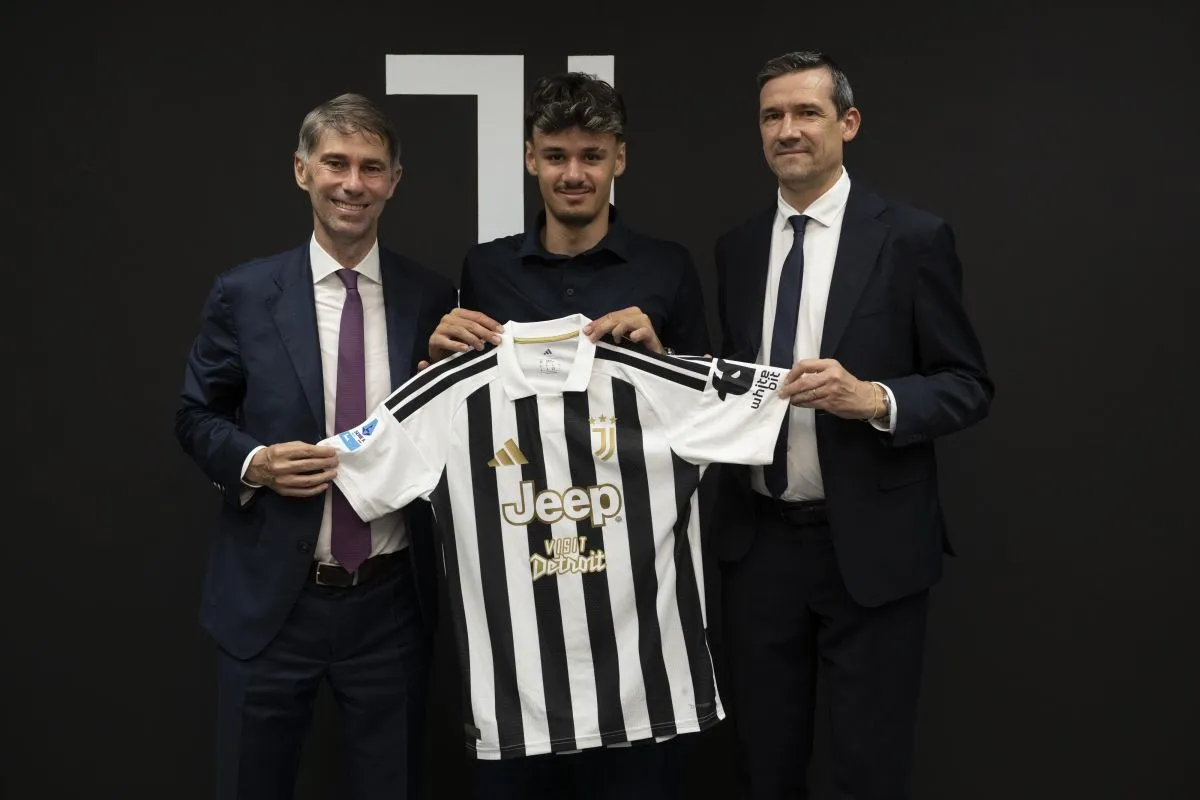 Juventus Amankan Tanda Tangan Penyerang Muda Alajbegović dari Leverkusen - sumber: (footballitalia)