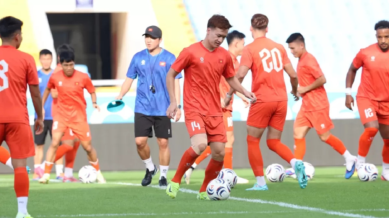 Kim Sang-sik Terkesan Timnas Vietnam Dapat Sambutan Hangat di Bogor