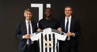 Randal Kolo Muani Luapkan Kebahagiaan usai Resmi Kembali ke Juventus