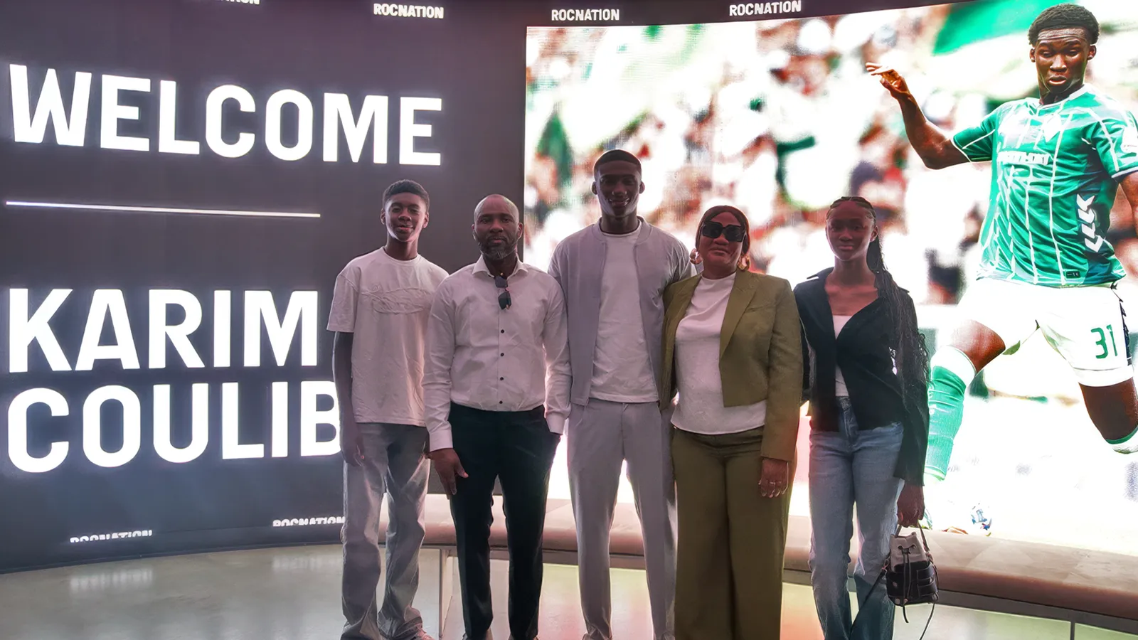 Roc Nation Sports Gaet Bintang Bundesliga Karim Coulibaly - sumber: (givemesport)