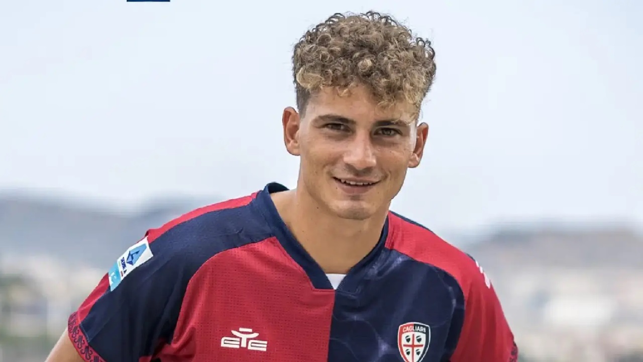 Sebastiano Esposito Dilaporkan Tinggalkan Pemusatan Latihan Cagliari
